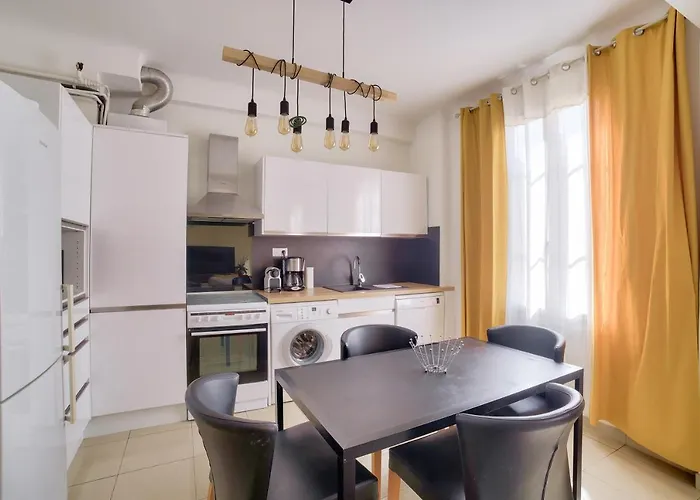 Superb T3 100 Meters From The Port Of * Nice