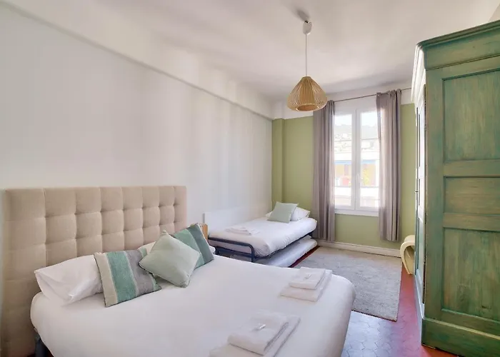 Superb T3 100 Meters From The Port Of Appartement *